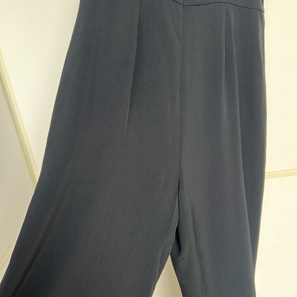 The Japanese GoWeave Essential
NWOT
Jumpsuit sleeveless black size 6 wide leg - Picture 6 of 12
